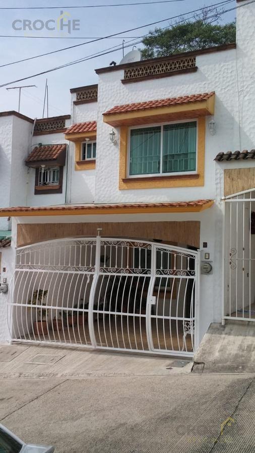 Casa En Venta En Xalapa Veracruz Colonia Emiliano Zapata Zona Usbi, Uv