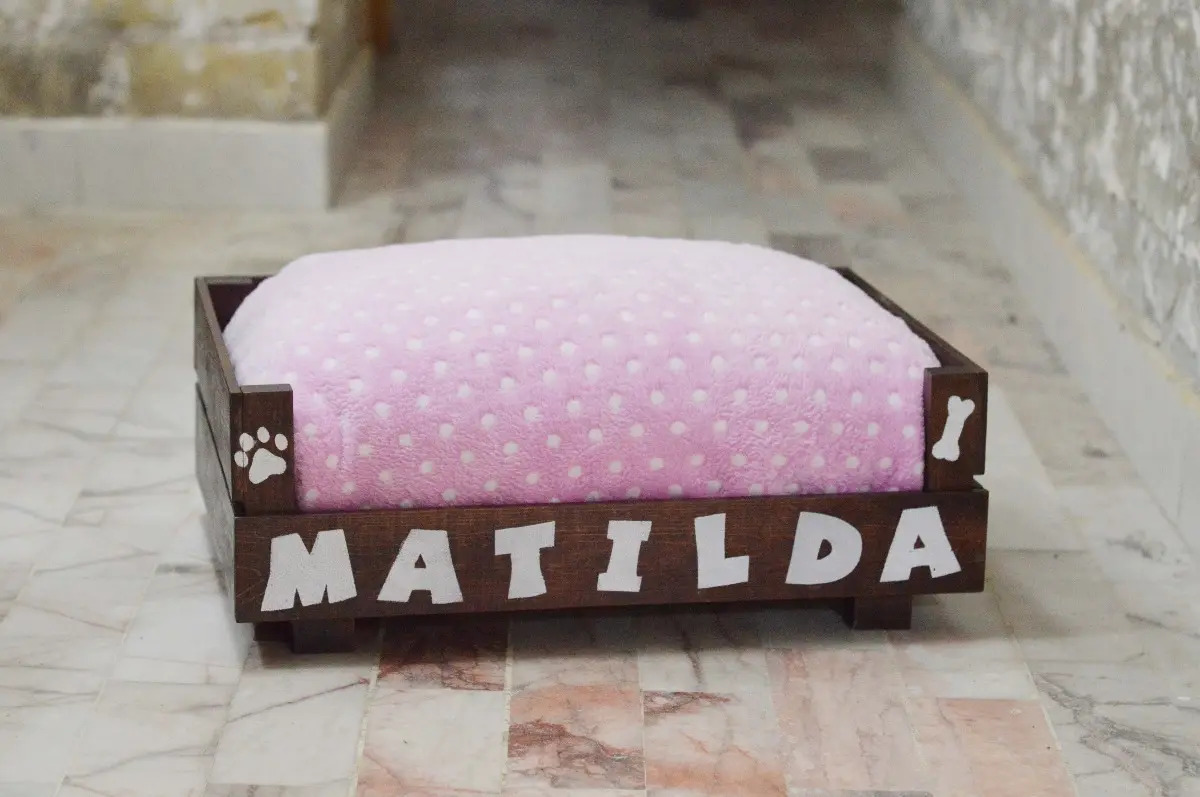 Cama Mascotas Perros En Madera Nueva Con Su Nombre Mercado Libre