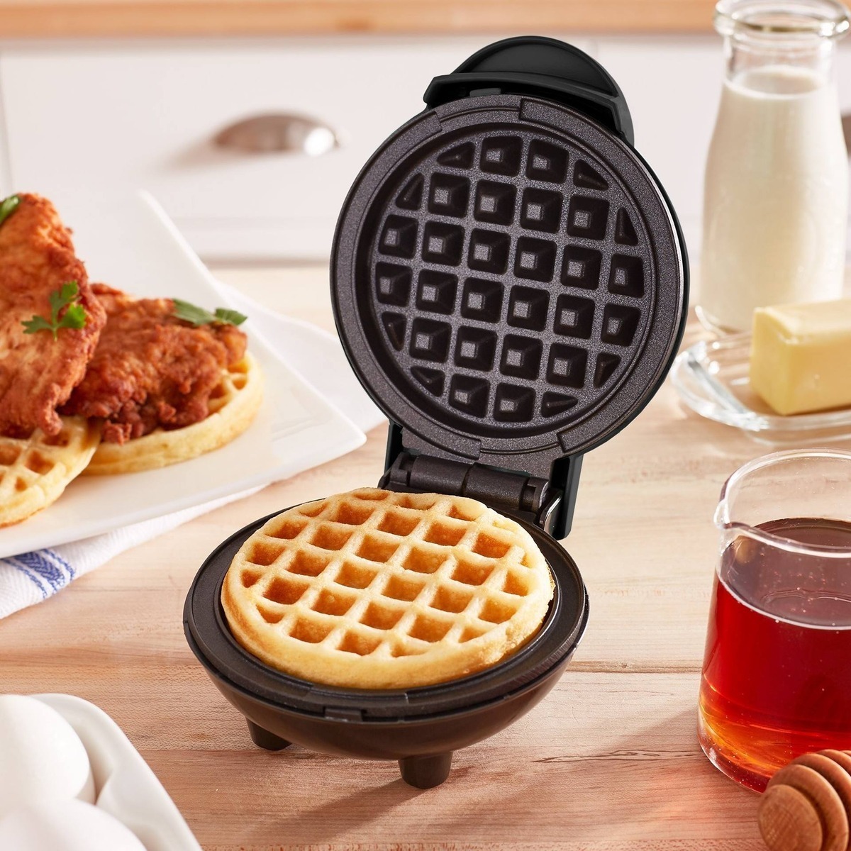 Waflera Dash Mini Maquina Para Hacer Waffles 10 Cm Negra Envío gratis