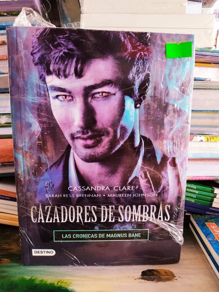 Cazadores de sombras. Las cronicas de Magnus Bane amazon.com