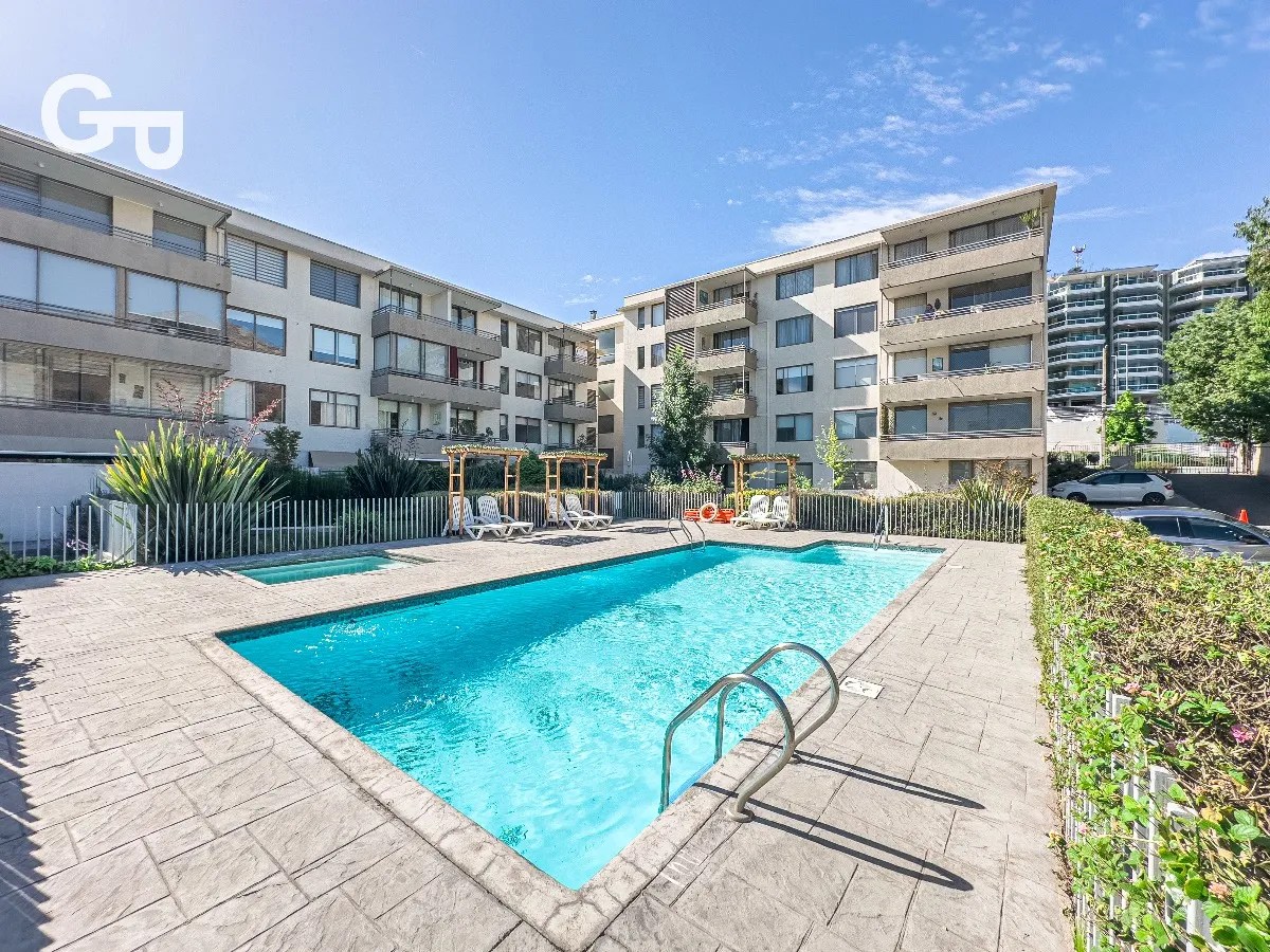 Hermoso Departamento Con Patio Y Jardín en Huechuraba HousePricing