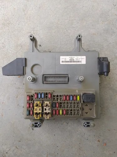 Caja De Relevadores Y Fusibles Para Jeep Liberty Mod 02-07 | Envío gratis