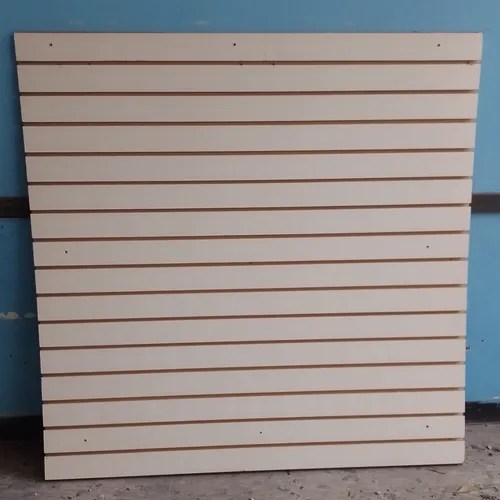 Tabla Acanaladas Para Exhibición Blanca De 1,20 Cm X 1,20 Cm en venta