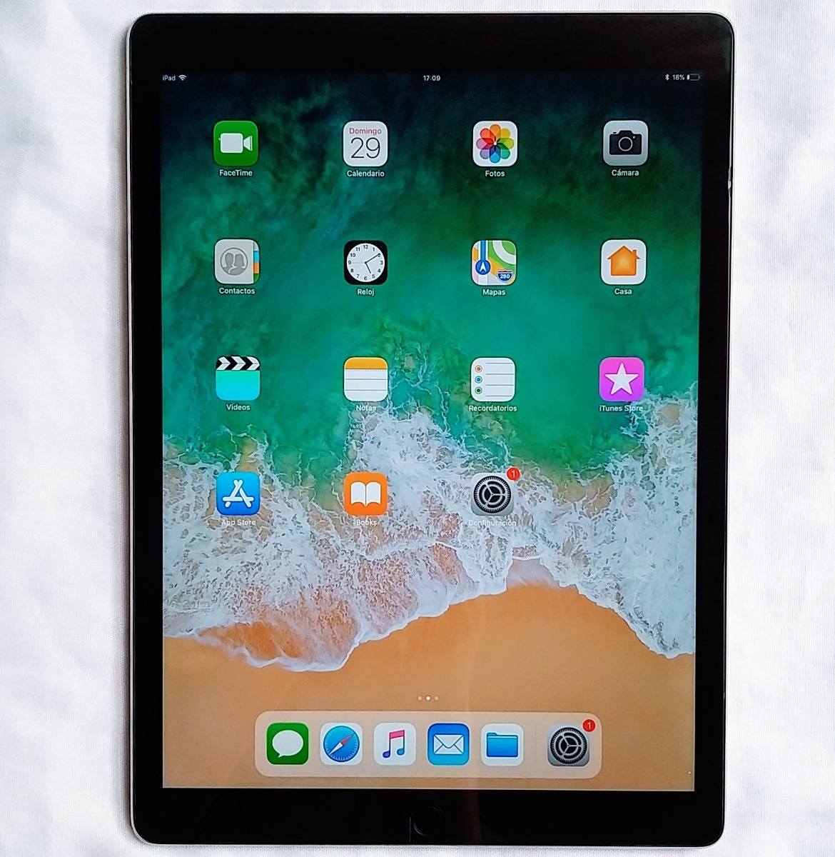 iPad Pro 12.9, 128gb, Modelo A1584 + Funda Teclado Mercado Libre