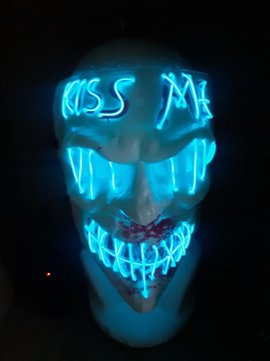 Máscara Kiss Me Luz Azul Obscuro Led La Purga Purge Blanca Mercado Libre