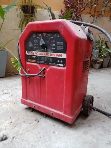 Máquina De Soldar Lincoln 220 Ac-225 Tipo Capilla | MercadoLibre