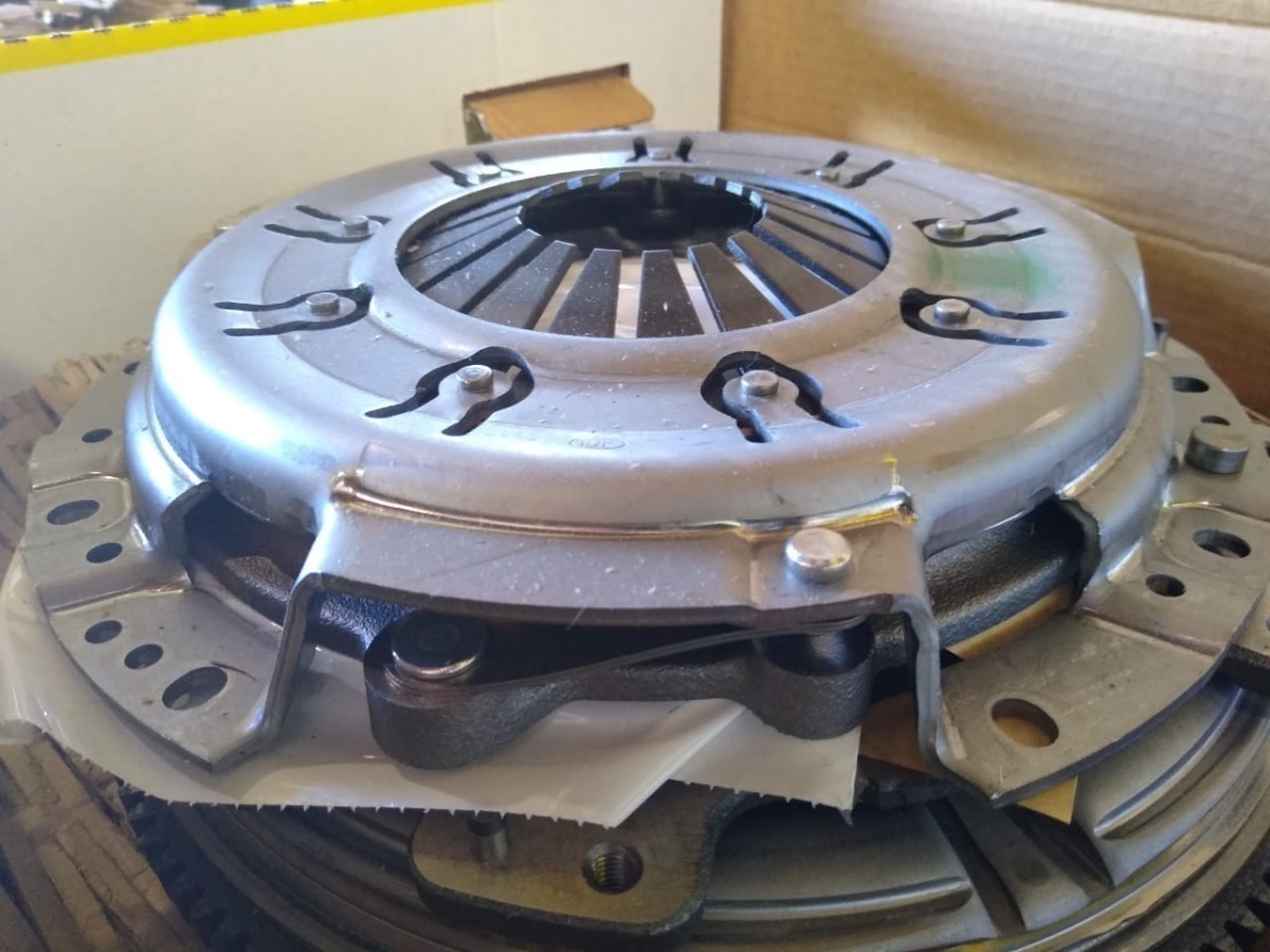 Kit De Clutch Nissan Np300 2.5 Gasolina Con Volante Bimaza Envío gratis