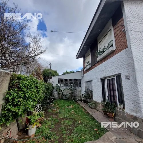 Casa Multifamiliar En Venta En Villa Ballester Zona Holters