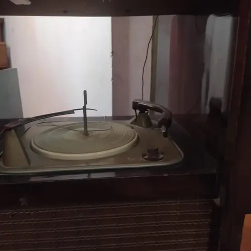 Mueble Aparador Radio Y Tocadiscos Antiguo Original en venta en Capital