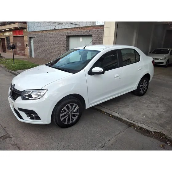 Autos y Renault Logan en Constitución, Mar del Plata