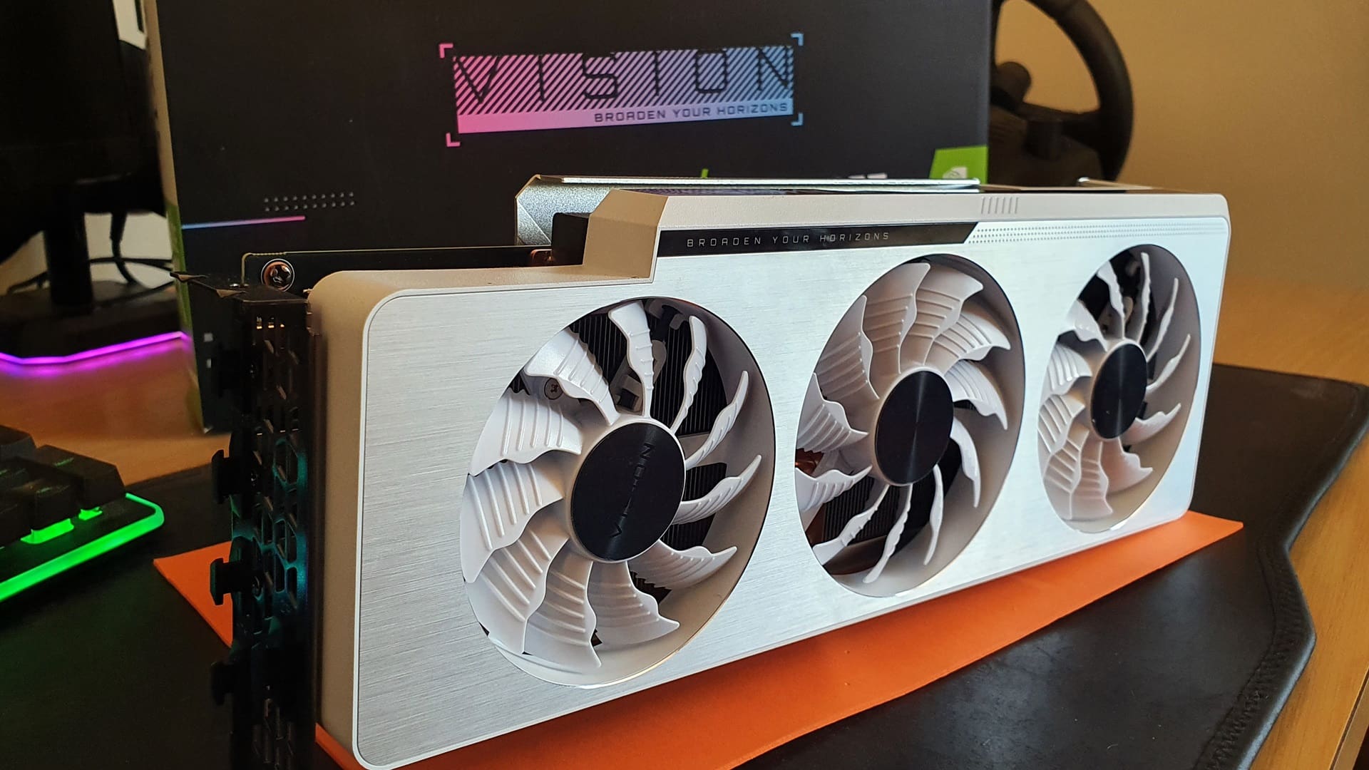 Gigabyte Nvidia GeForce RTX 3080 Vision OC 10GB review