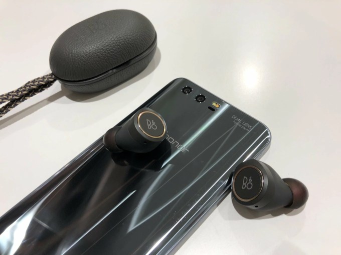 BeoPlay E8