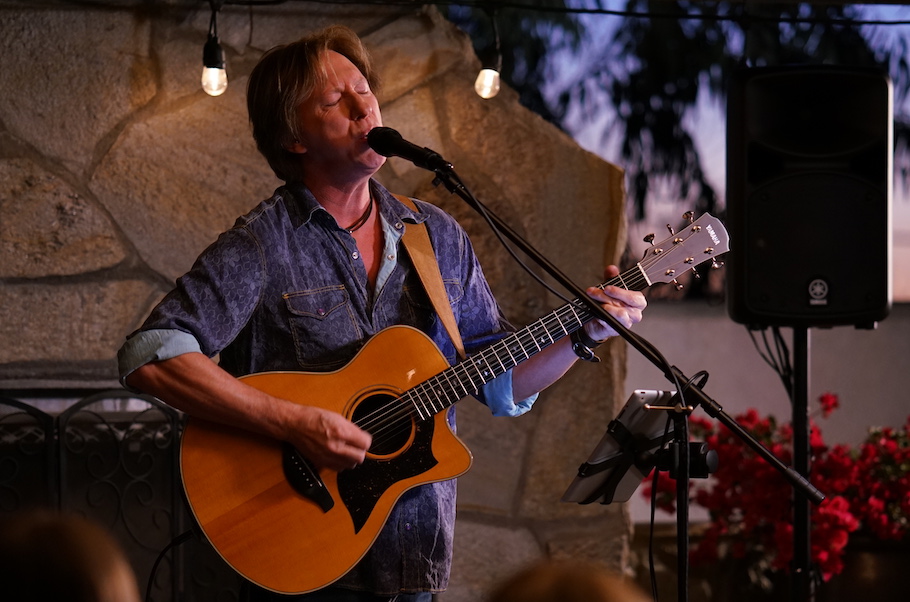 Tips for Playing and Singing Solo Yamaha Music