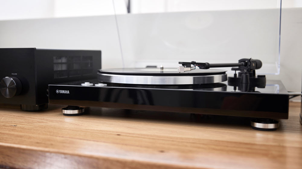 How to Connect a Turntable to an AV Receiver