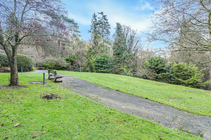 Place, Warlingham, 3 bedroom, Apartment