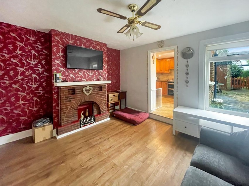 Sunnybank, Warlingham, 2 bedroom, SemiDetached