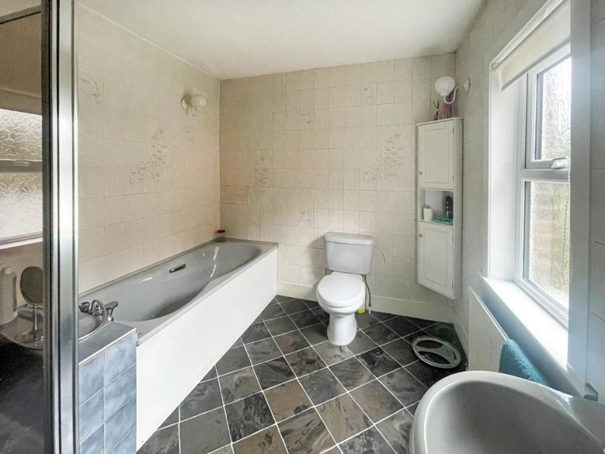 Sunnybank, Warlingham, 2 bedroom, SemiDetached