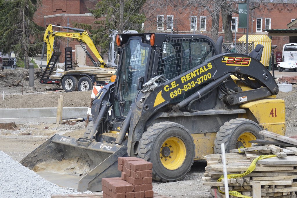What’s A Skid Steer? How Does It Work? Is It Difficult? Other Names