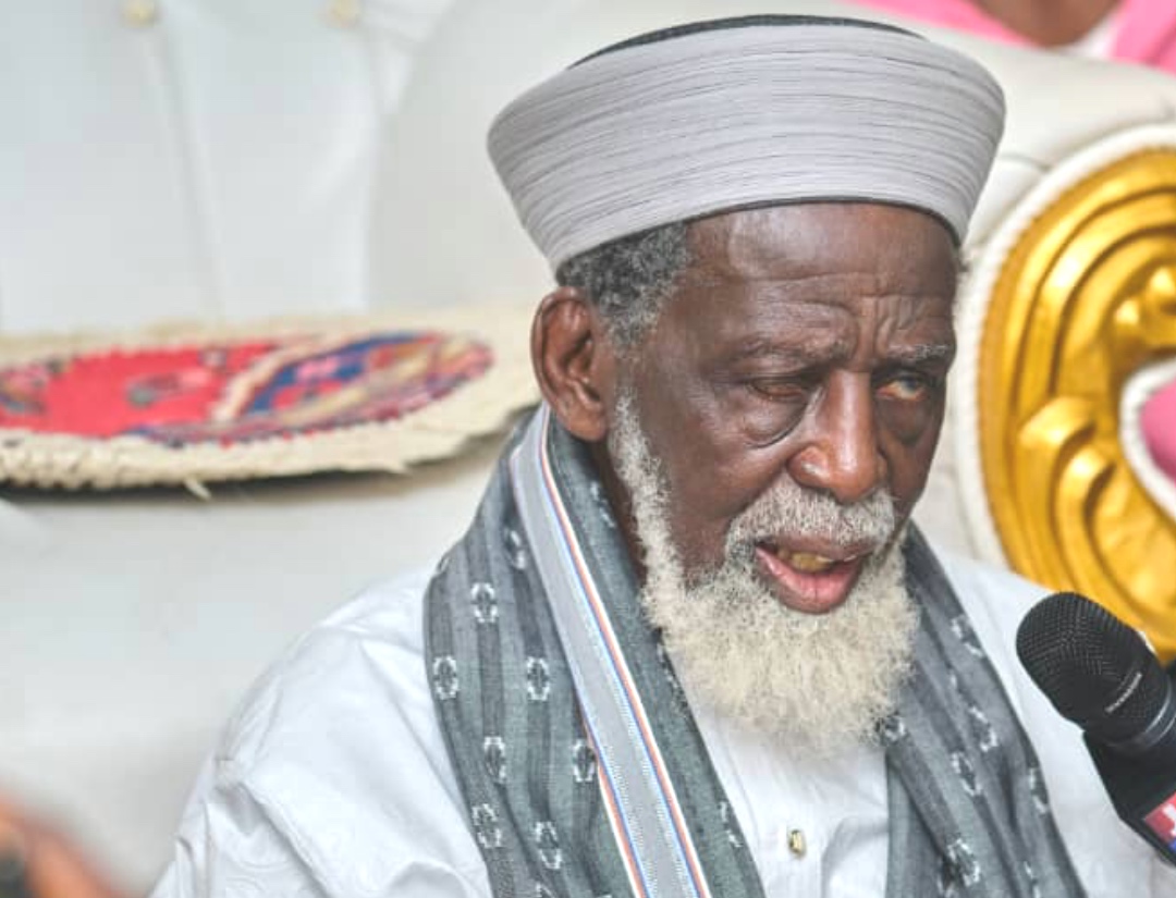 Hold on with Friday prayers in major mosques until further