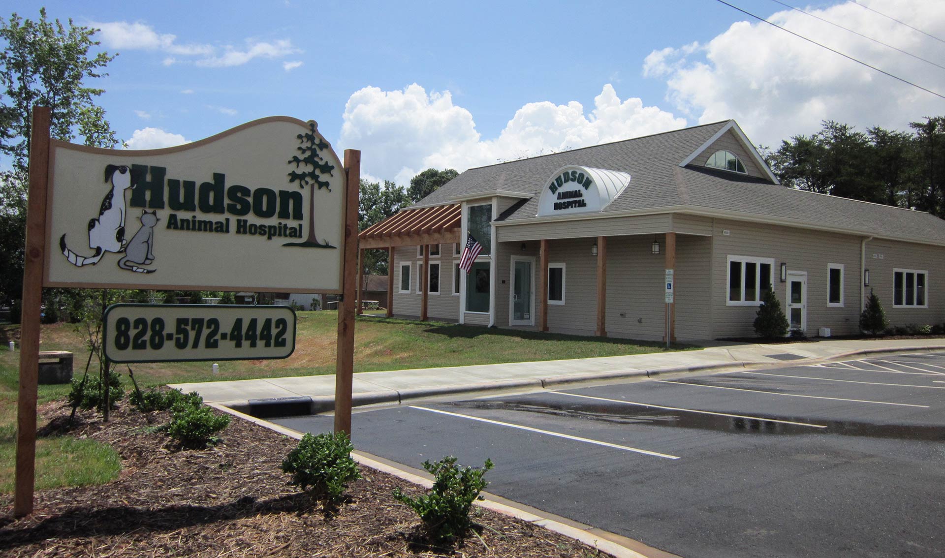 About Hudson Animal Hospital Veterinarian in Hudson, NC