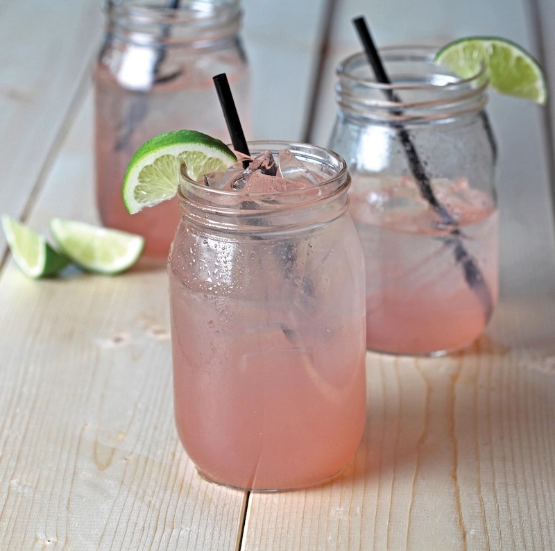 Cocktails Hudsons Canada's Pub