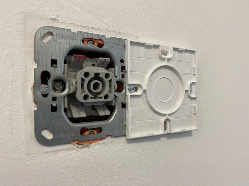 Hue Smart Button: Problems Solved, Switch Adapter Coming - Hueblog.com
