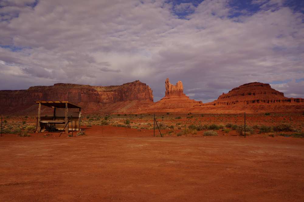 【アメリカ新婚旅行】 6日目 part3 Kayenta の謎のトイレから Chinle まで ぷすぅ～ぷすぅ～