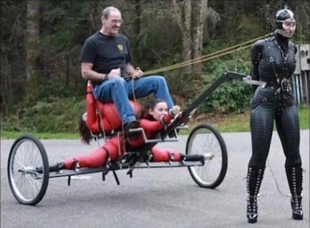 Steve Jobs testing the Apple car prototype. Circa 2008.