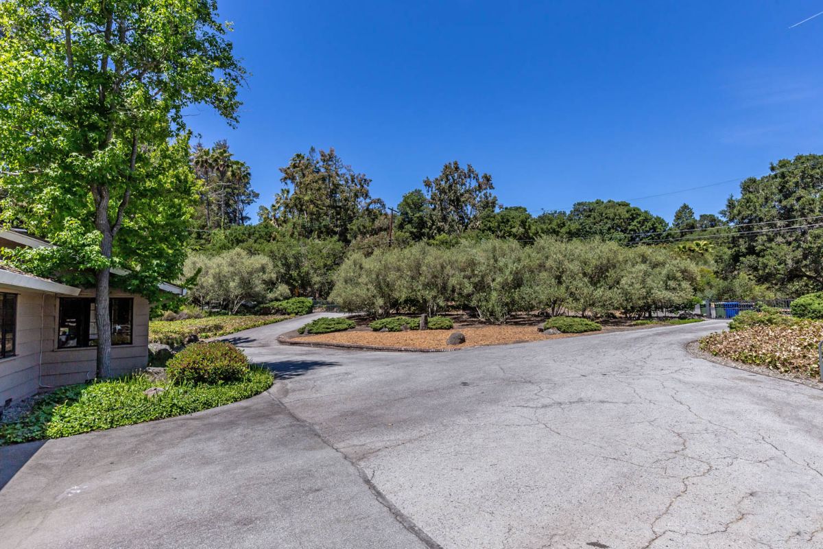 401 Fletcher Drive, Atherton Hugh Cornish Real Estate of Atherton