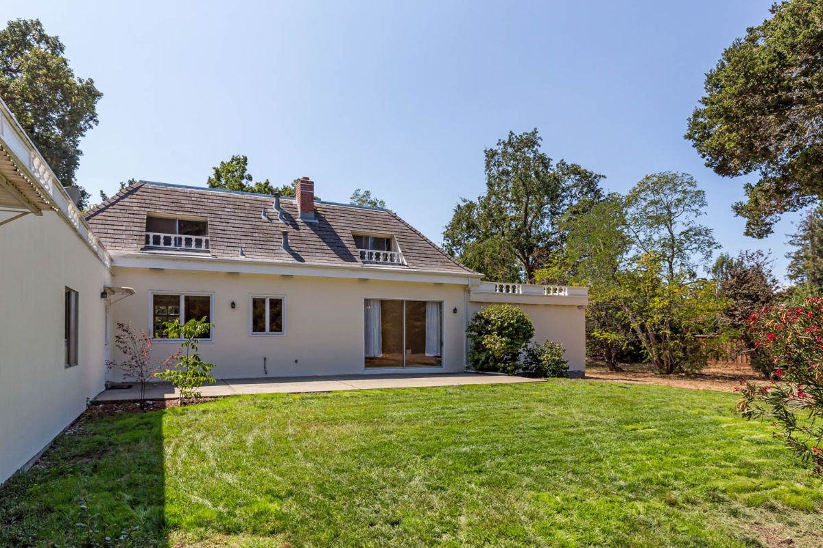 211 Stockbridge Avenue, Atherton Hugh Cornish Real Estate of