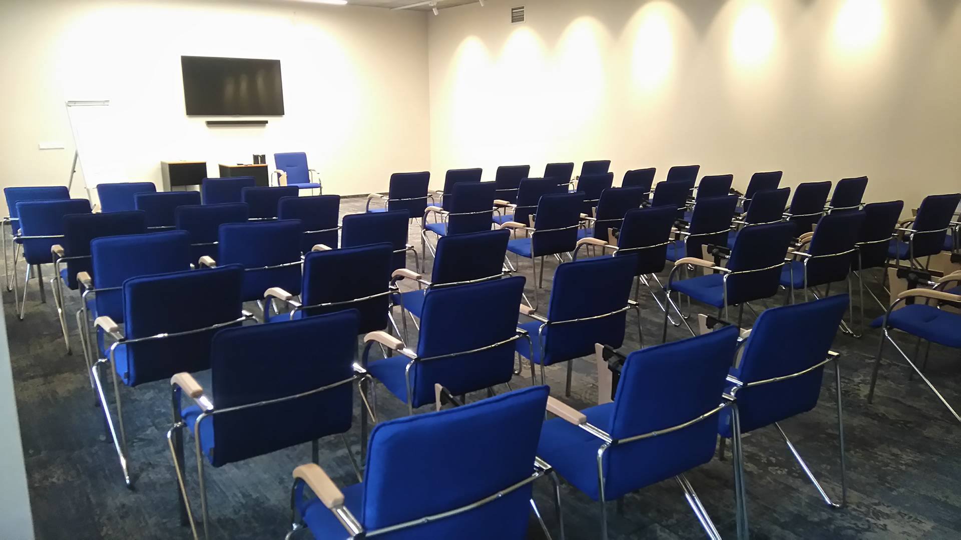 Konferencijų centre yra šešios, pritaikytos konferenciju sales (85