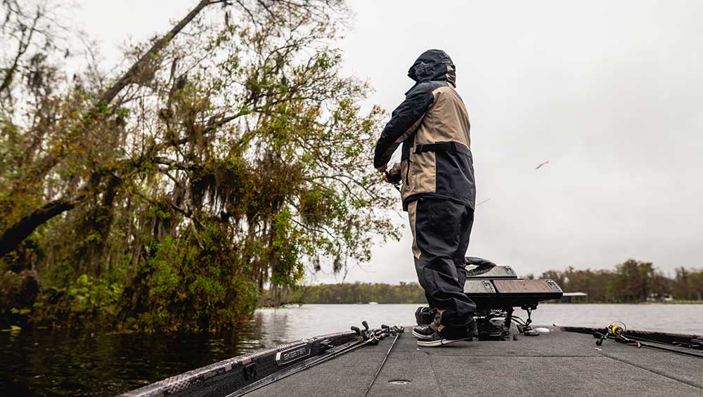 How to Find Bass During the Pre Spawn, Spawn and Post Spawn Humminbird