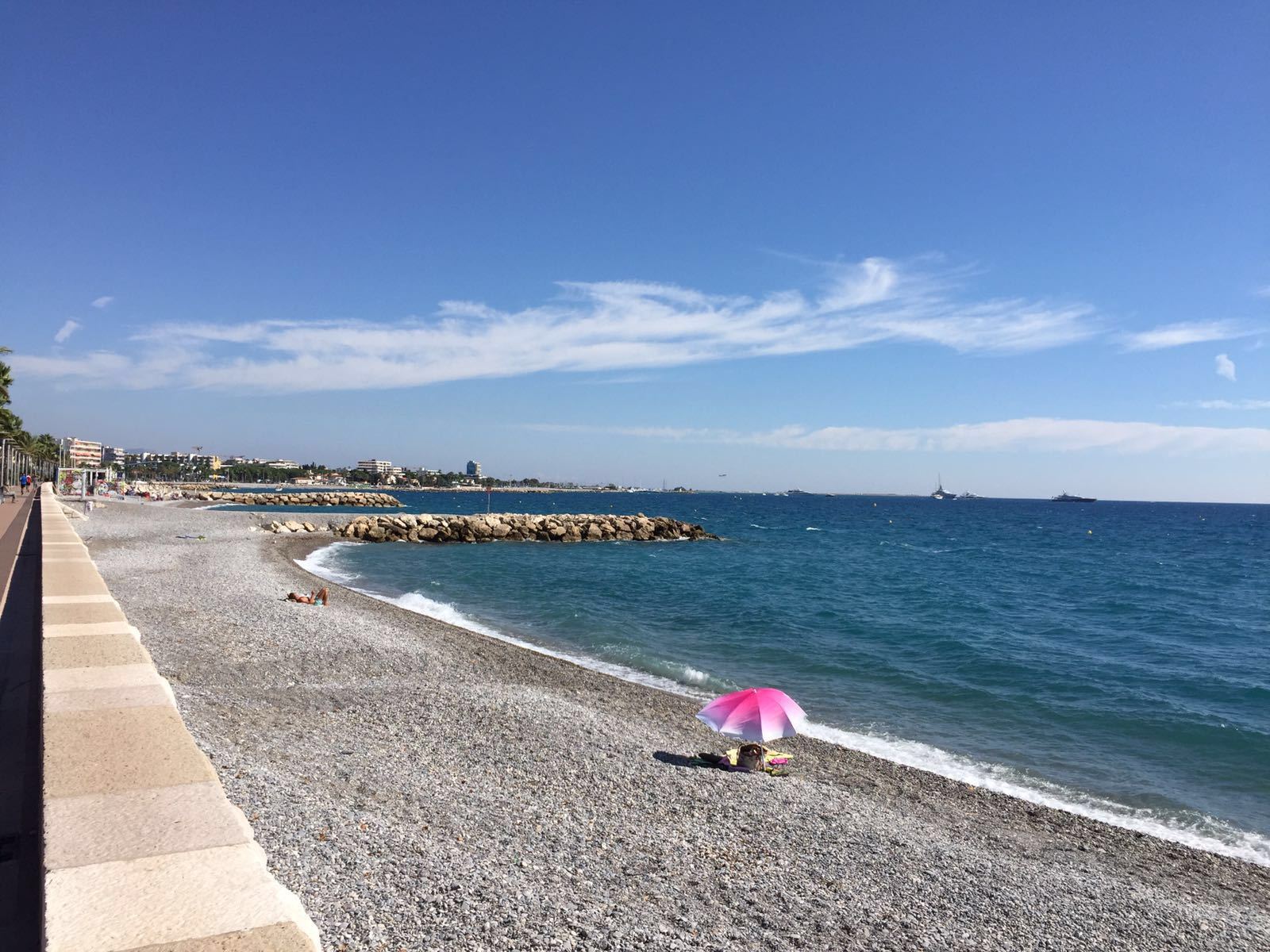 Côte d’Azur schroffe Berge, malerische Dörfer und das Mittelmeer