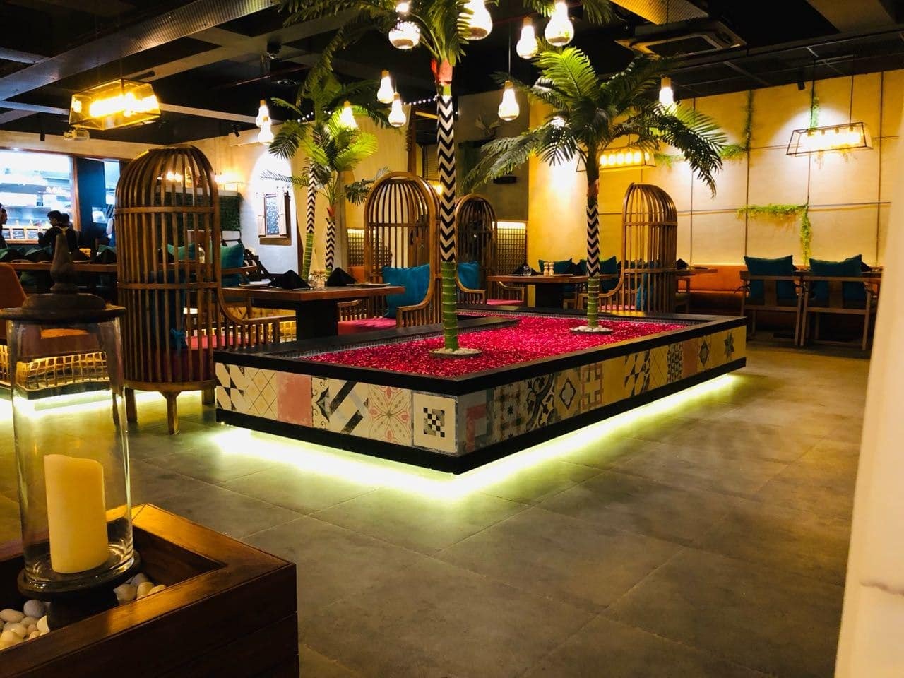 12 Popular Places For Unique Dining In Ahmedabad Hungrito