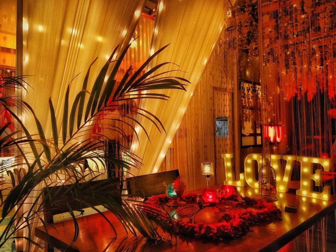 13 Candle Light Dinner Places In Ahmedabad For Date Night! Hungrito