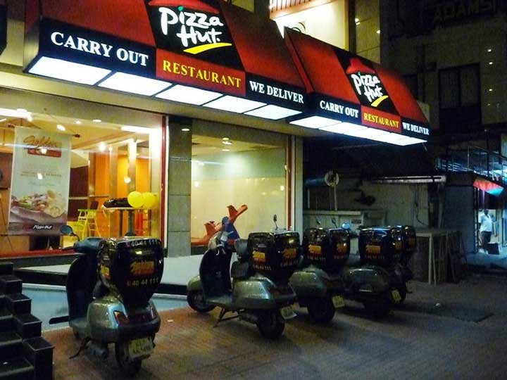 Pizza Hut India Outsources Its Delivery Riders HungryForever Food Blog