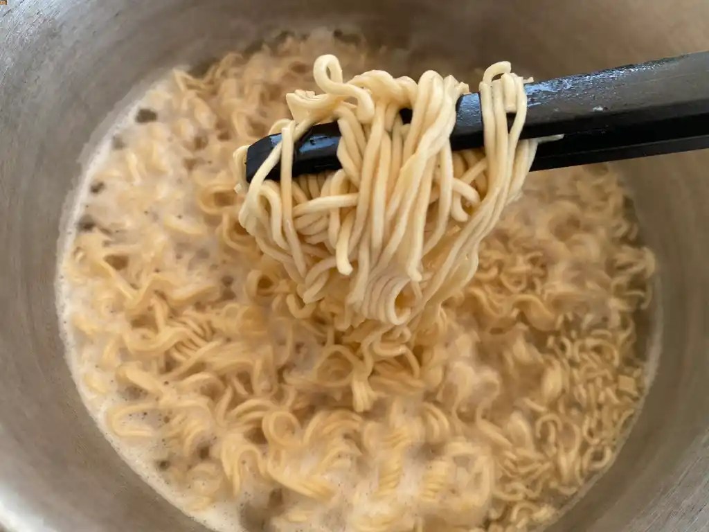 Authentic Drunken Noodles Recipe With Instant Noodles Hungry in Thailand