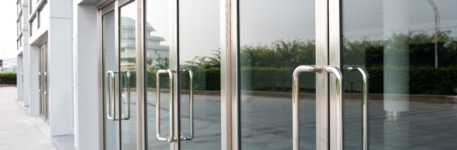 Commercial Door Repairs Glaziers based in London