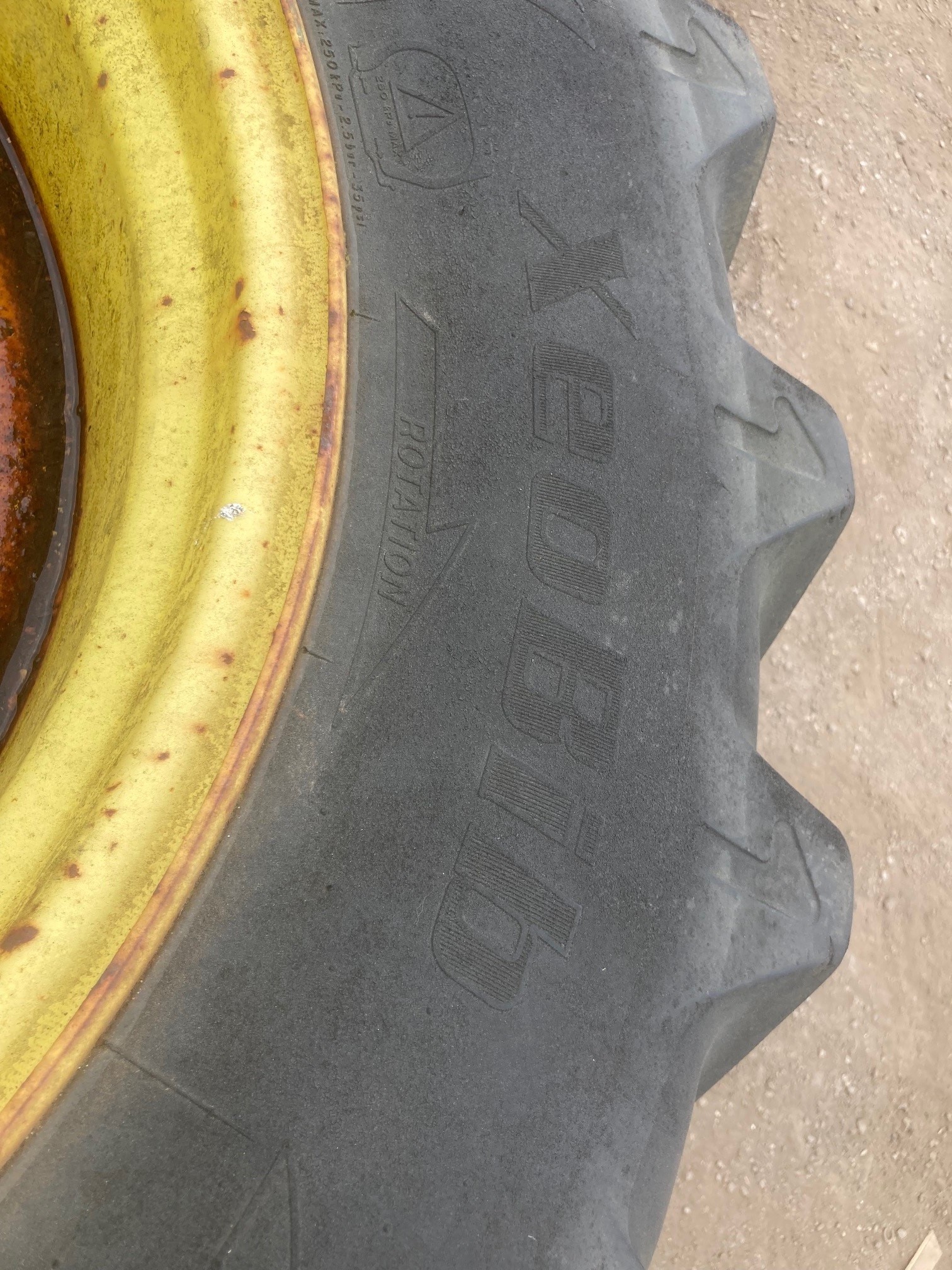 John Deere Wheels & Michelin Tyres Hunt Forest Group