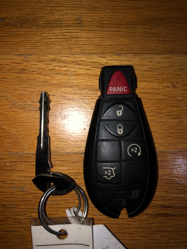 Keyfob with key for a 2008-2010 Jeep Grand Cherokee - Hunt for Parts