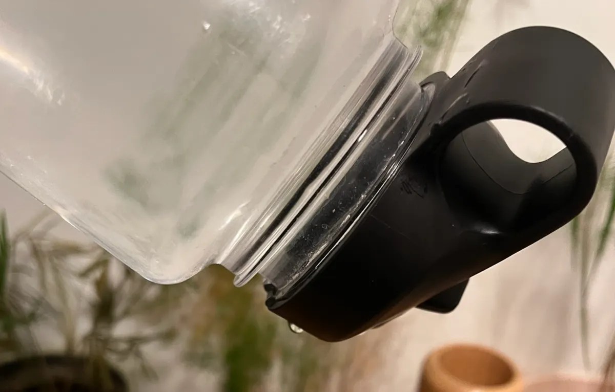 7 Reasons Your Nalgene Bottle is Leaking [+ Fixes]