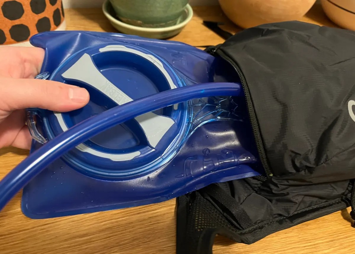 5 Common Reasons Your CamelBak Bladder Lid Is Stuck (+Fixes)