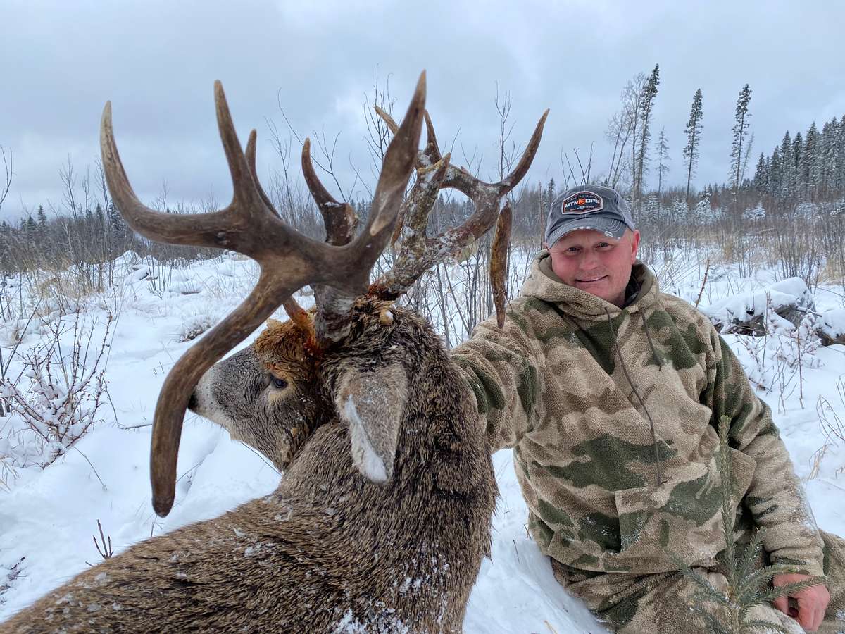 Interlake Safaris Alberta Whitetail Hunts