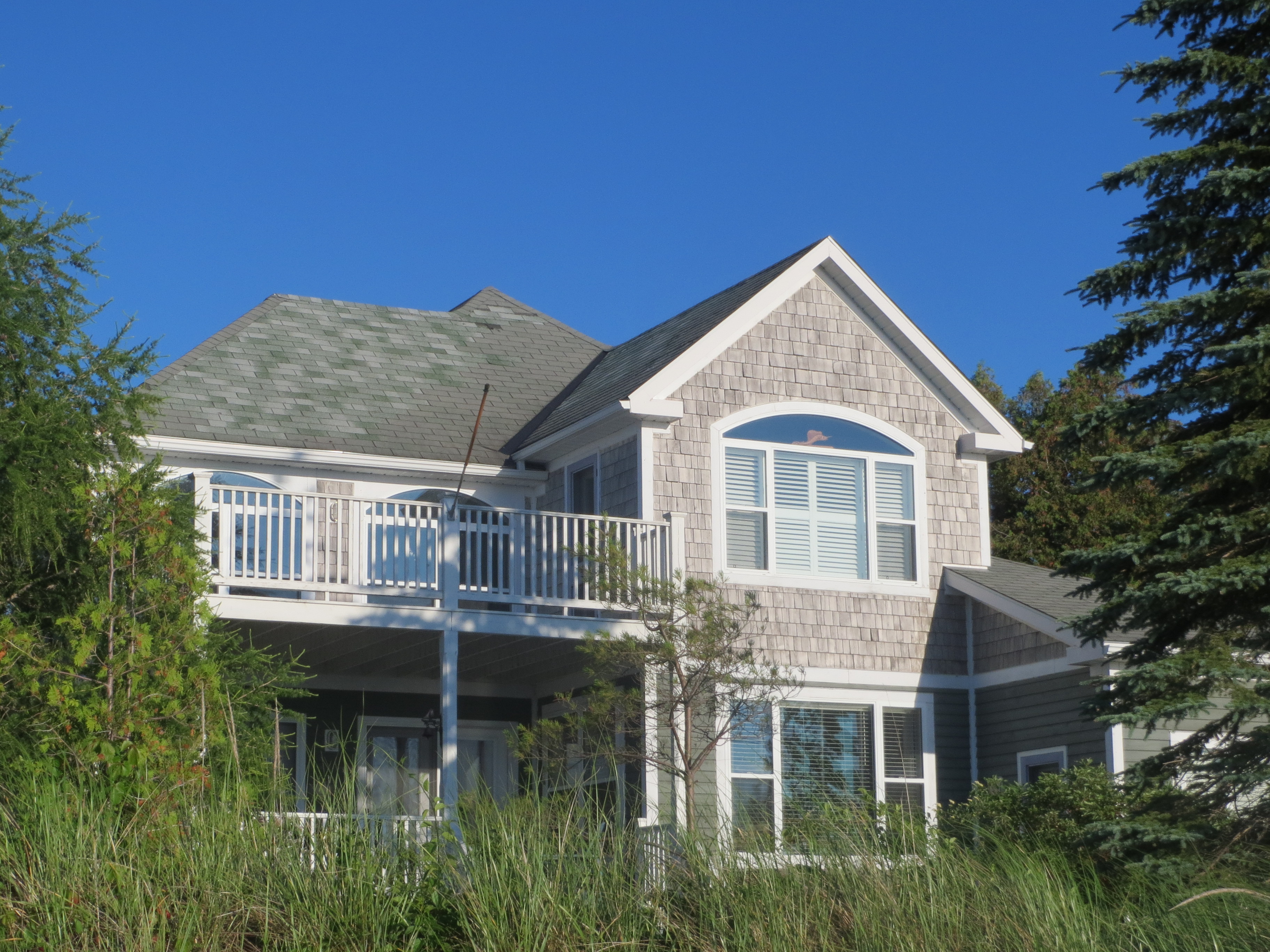 1 Back Cottage & House Rental Short and Long Term Property