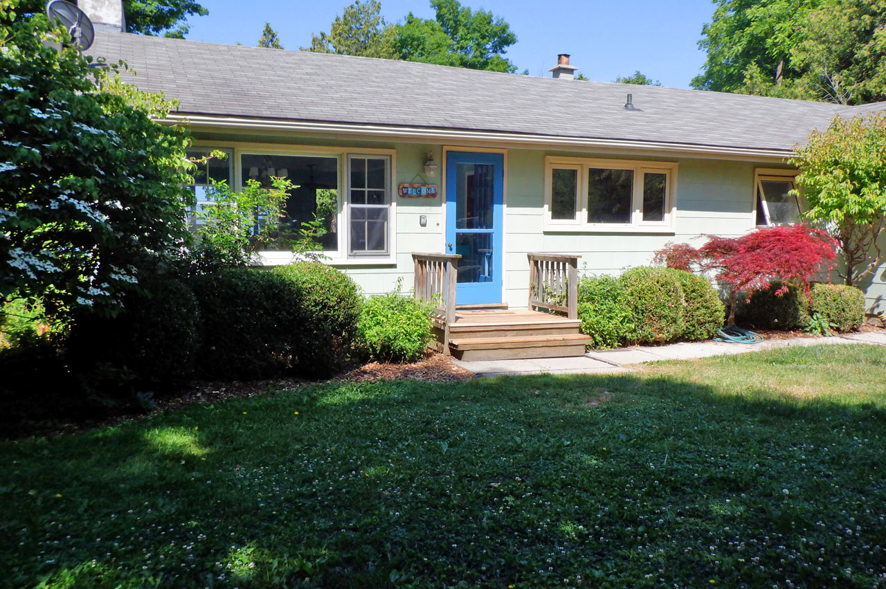 Lake front cottages for rent Huron Shores Cottages