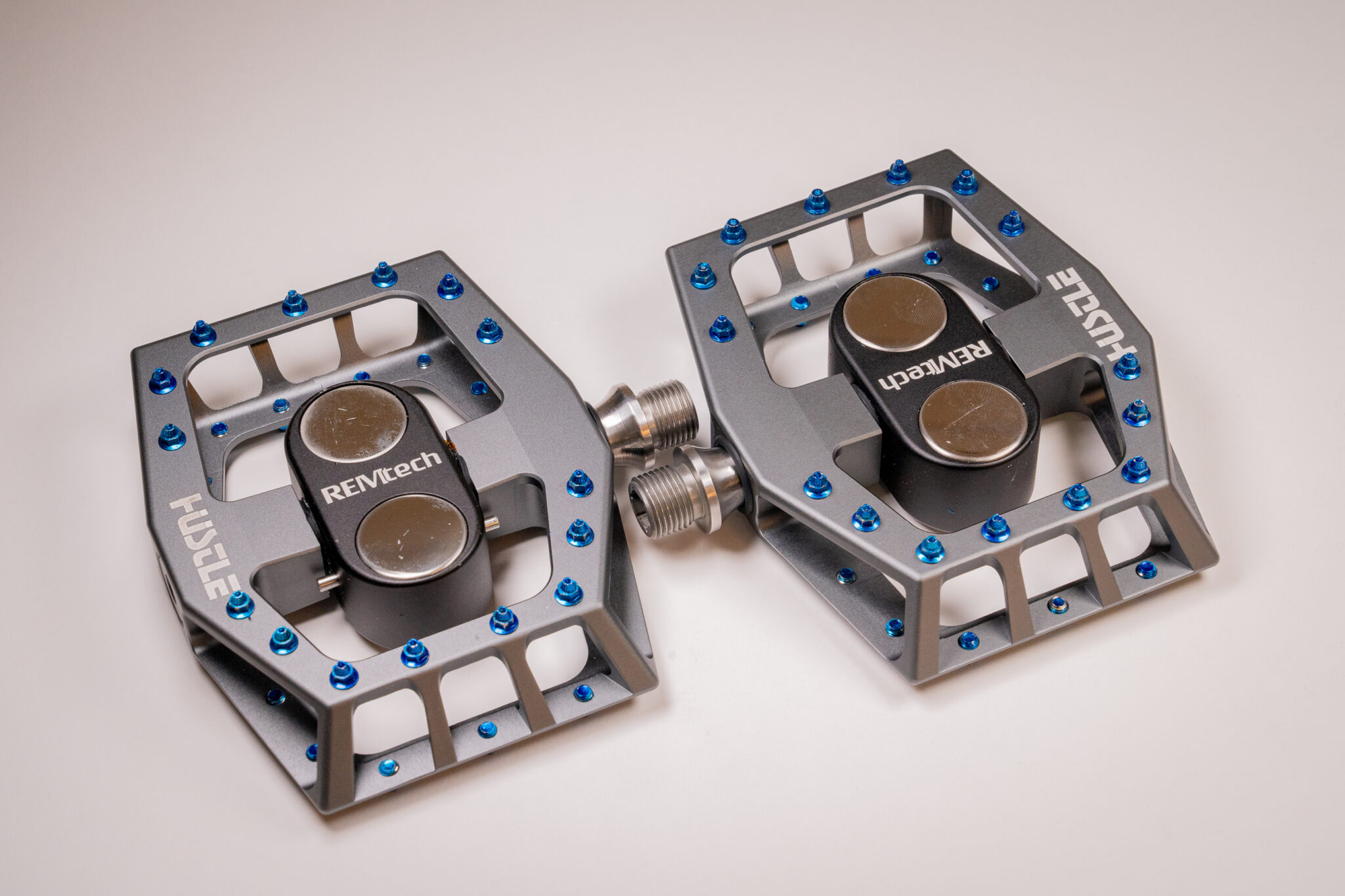 Avery REMtech™ Pedals Hustle Bike Labs