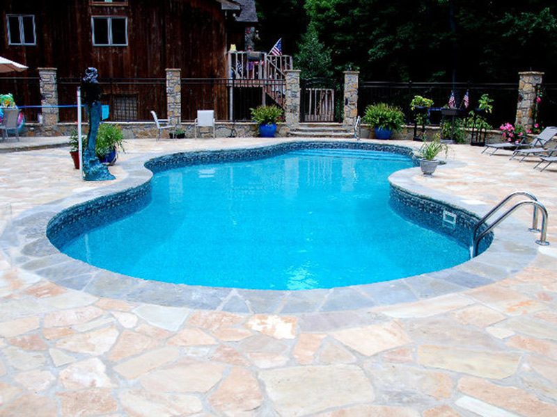 Swimming Pool Installation in Springfield & White House, TN Hutch Pools