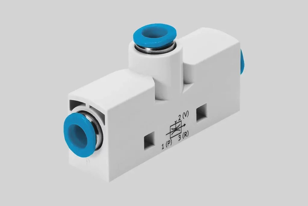 What is the difference between vacuum ejector and vacuum pump?