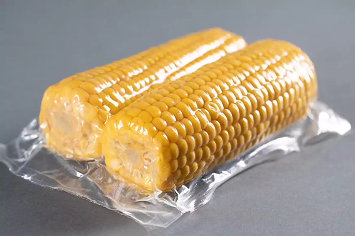 Why vacuumpacked food needs to be refrigerated for storage?