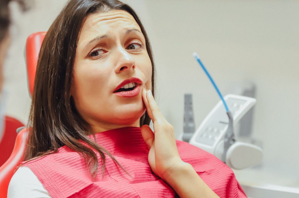 6 Signs That You Need to See an Emergency Dentist Highland Village